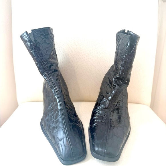 Stuart Weitzman black Booties 7.5 - Picture 1 of 9